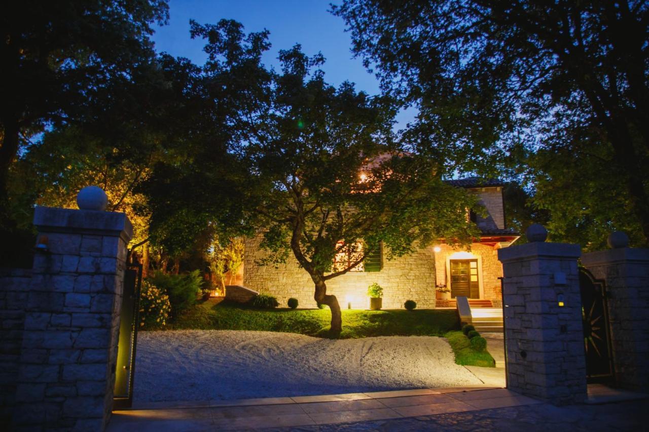 Villa Kringa Tinjan Exterior foto